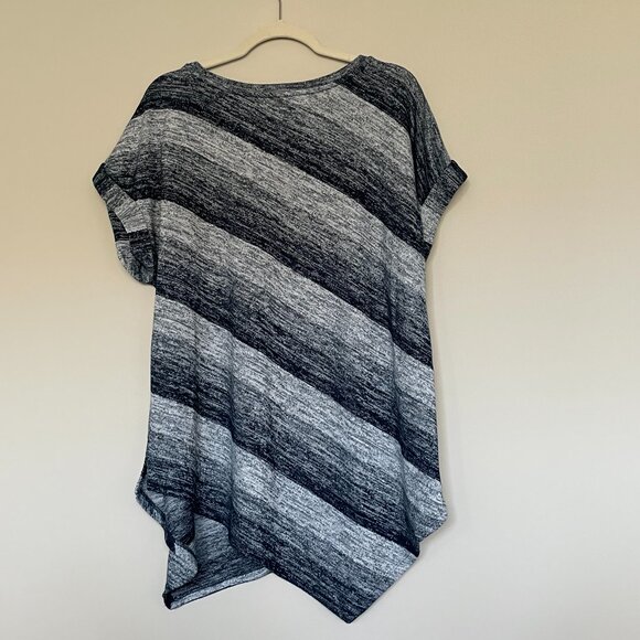 Navy Stripe Asymmetrical Short Sleeve Knit Top XL - Picture 2 of 4